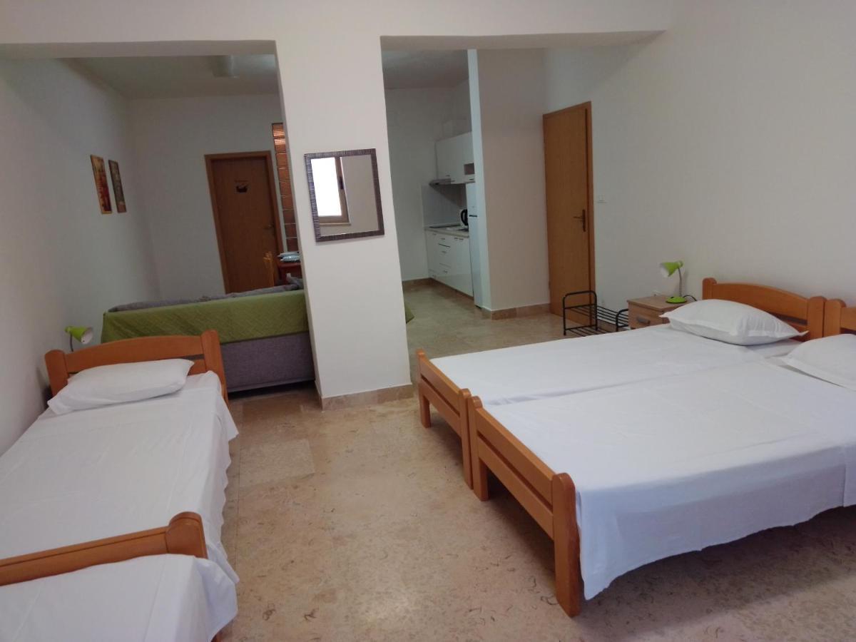 Apartman Sendi Pula Exterior foto